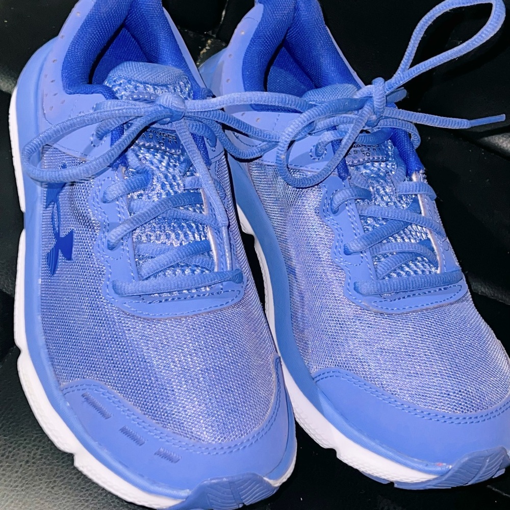 Under Armour Women's Blue Athletic Shoes